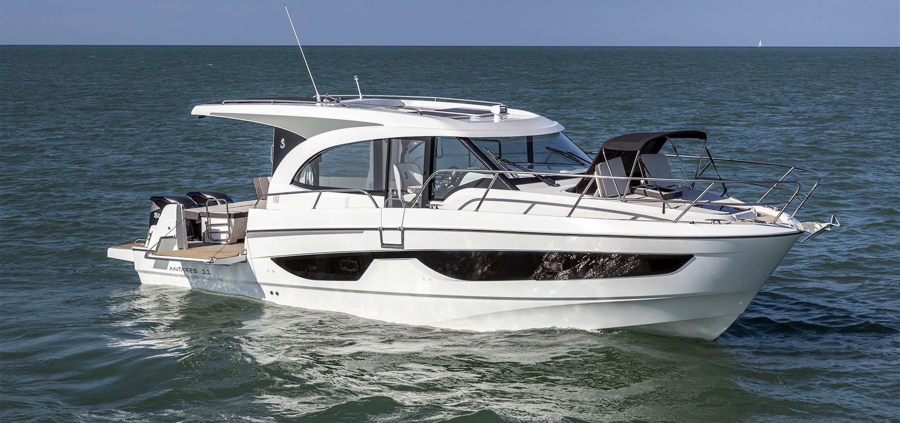 The Antares 11 Outboard by Beneteau Outboard