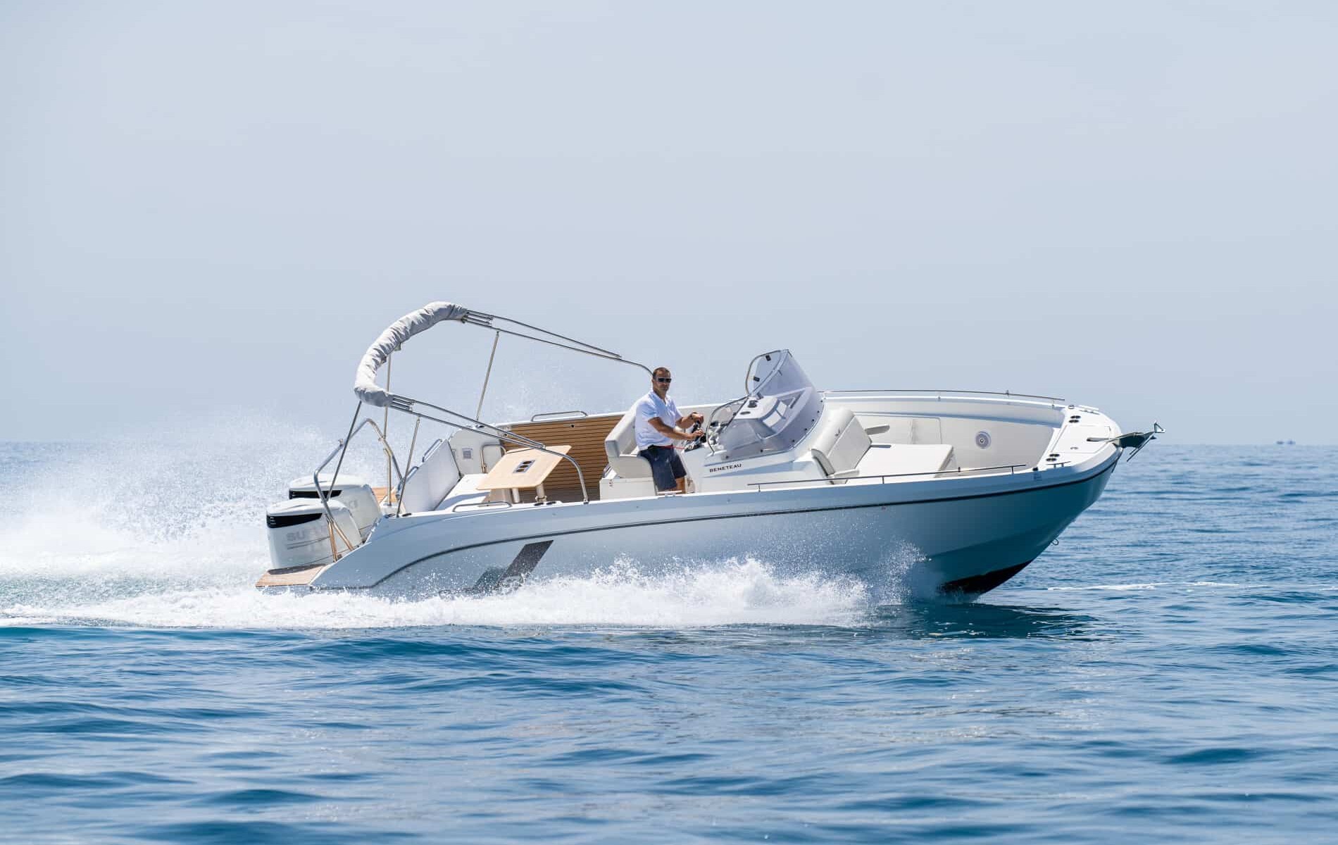 The FLYER 9 SPACEdeck by Beneteau Outboard